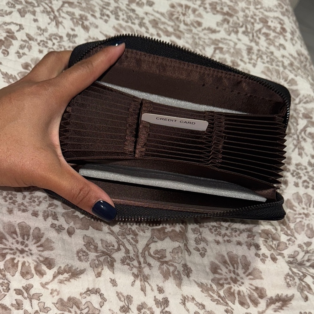 Black Textured Wallet - Picture 9 of 15